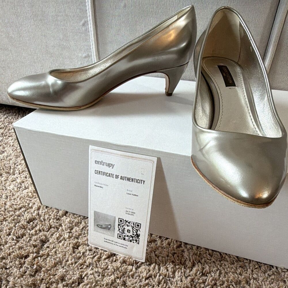 ⁠Louis Vuitton Metallic Silver Leather Almond Toe Kitten Heel Pumps EU 37 US 7